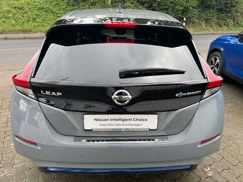 Nissan Leaf Tekna 360° Leder Bose 8-fach Bereift