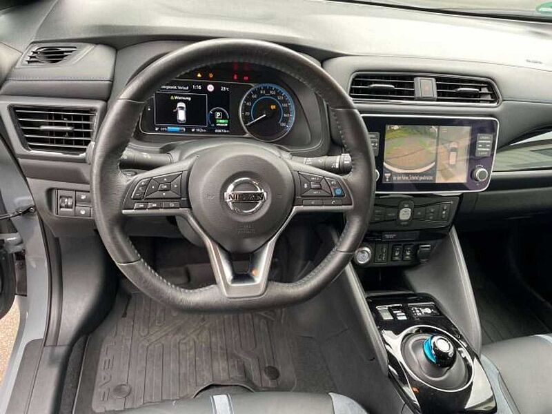 Nissan Leaf Tekna 360° Leder Bose 8-fach Bereift